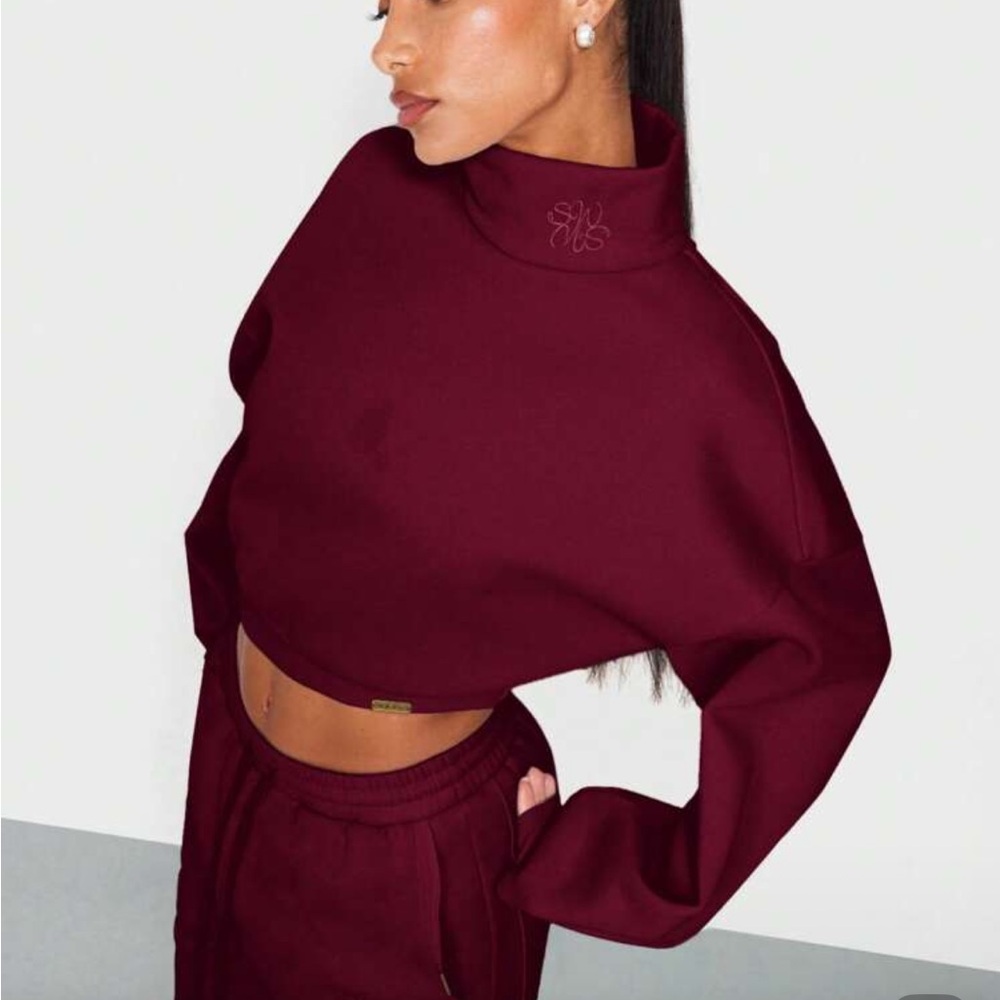 Women's Burgundy Top